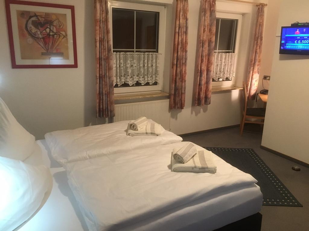 Hotel Am Maibaum Neuenrade Εξωτερικό φωτογραφία